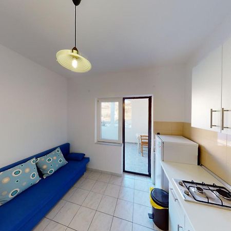 Apartments Riva Metajna Exterior foto