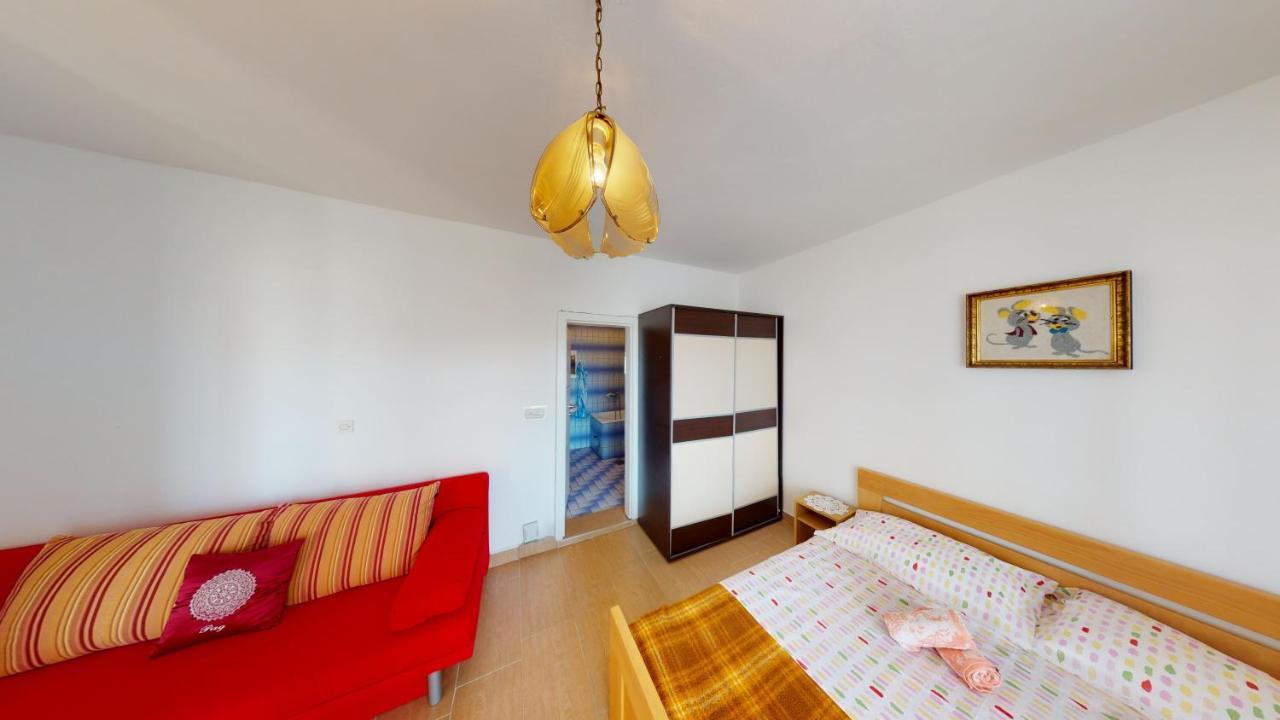 Apartments Riva Metajna Exterior foto