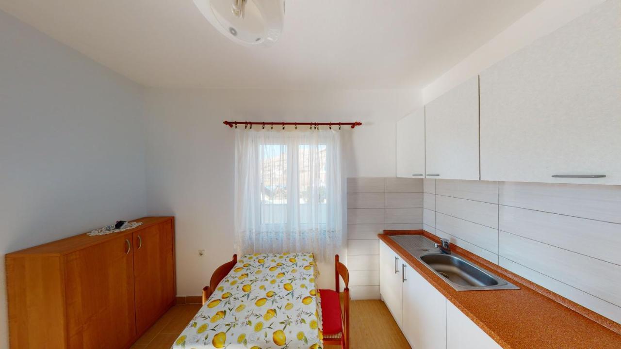 Apartments Riva Metajna Exterior foto
