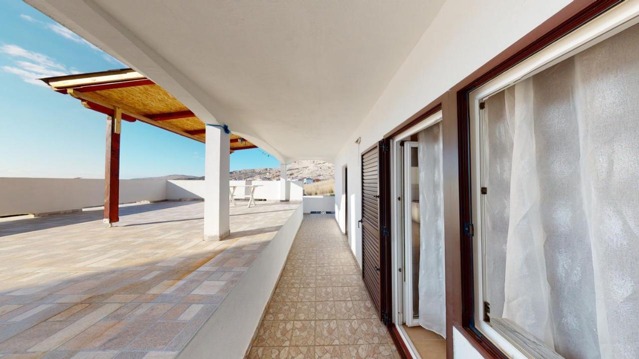 Apartments Riva Metajna Exterior foto